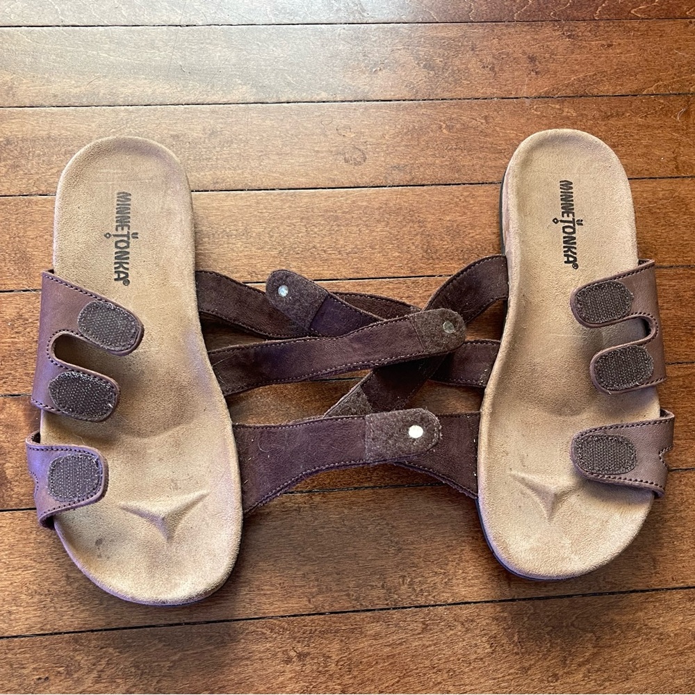 Minnetonka Women's Leather Brown Slip-on 3 Straps Sandal
Suede Footbed Sz 7 - Picture 5 of 6